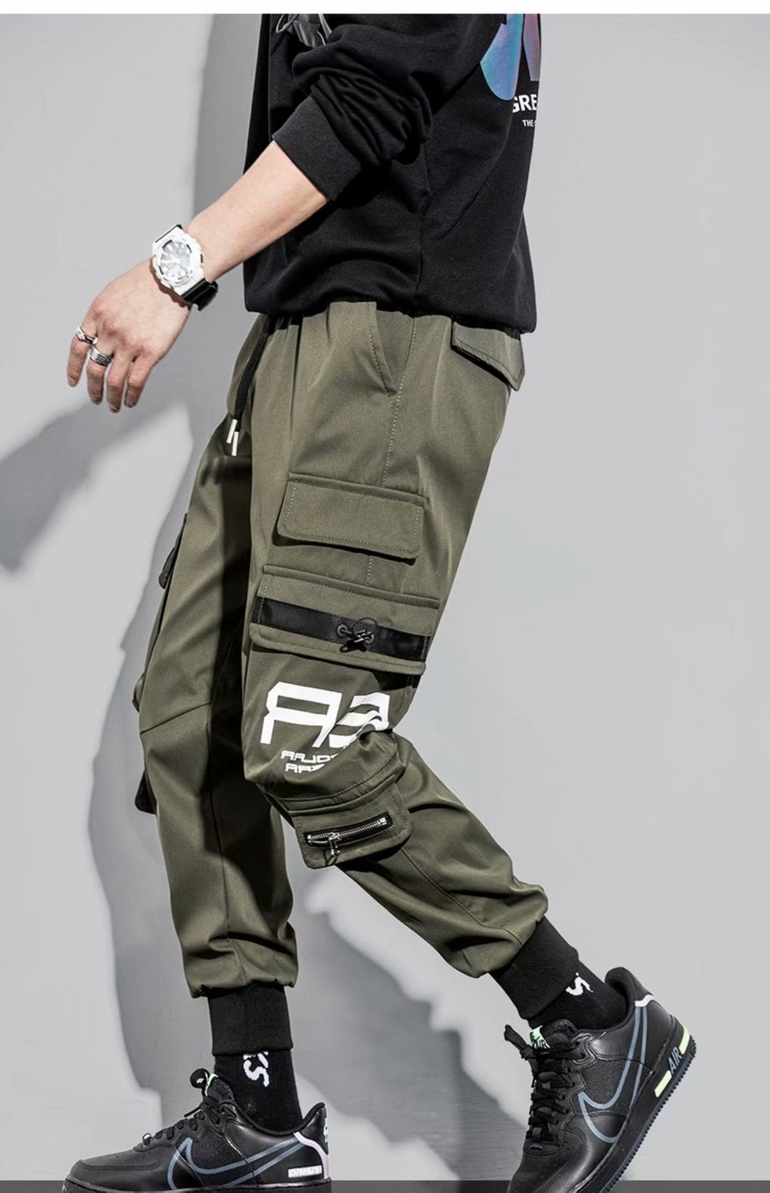 Green casual trousers for men
